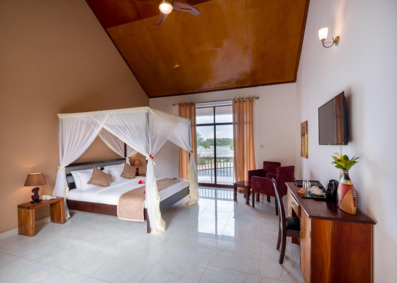 Chambre de Luxe avec Vue sur la Piscine