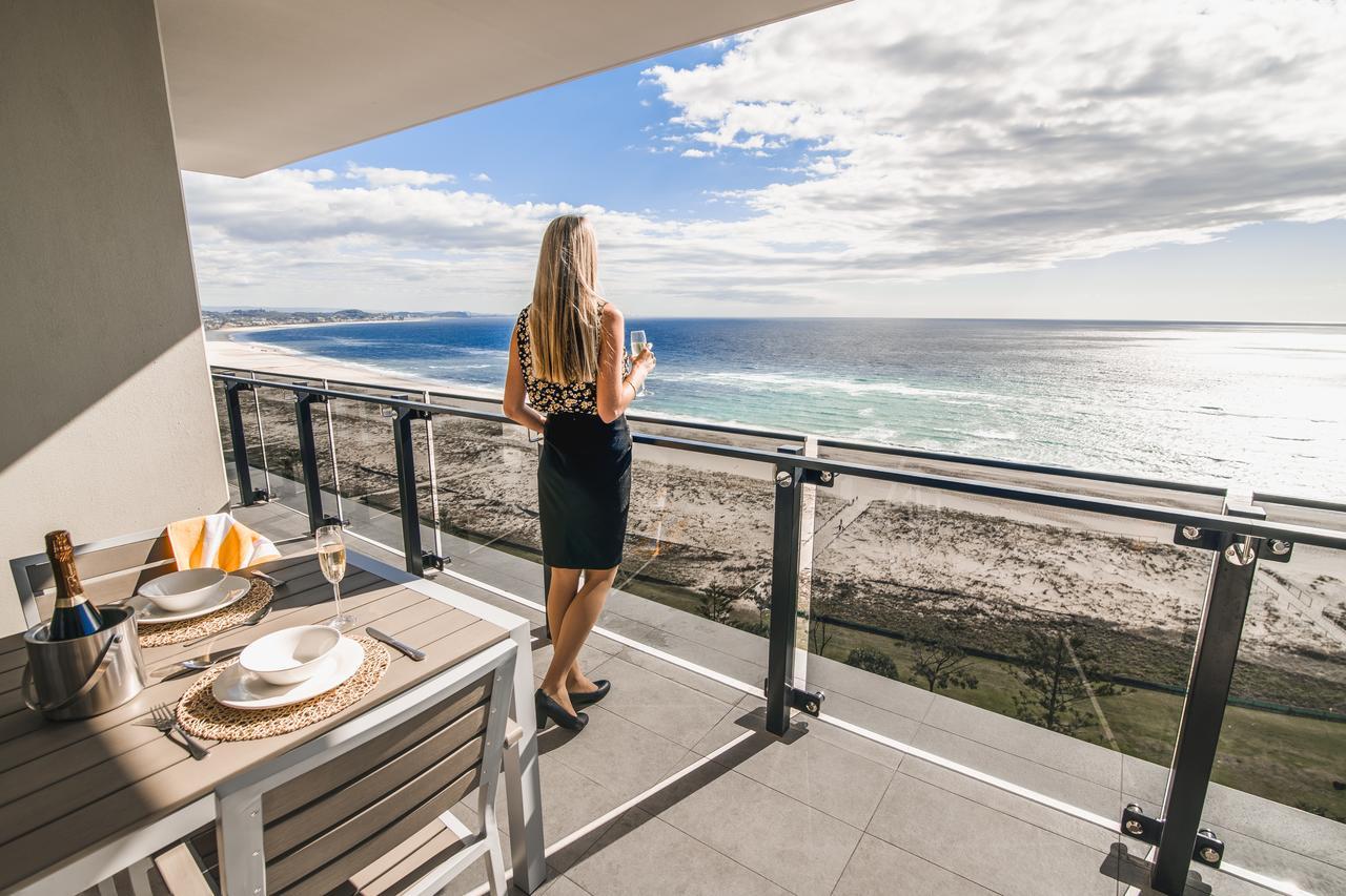 2 Bedroom Oceanfront High Apartment