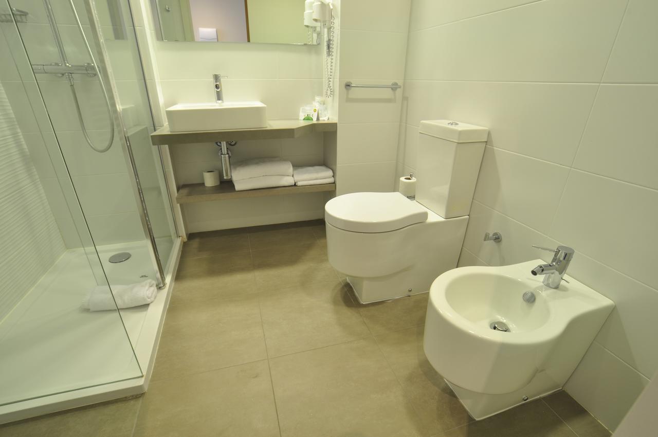 Double or Twin Room,696928065:JPEG