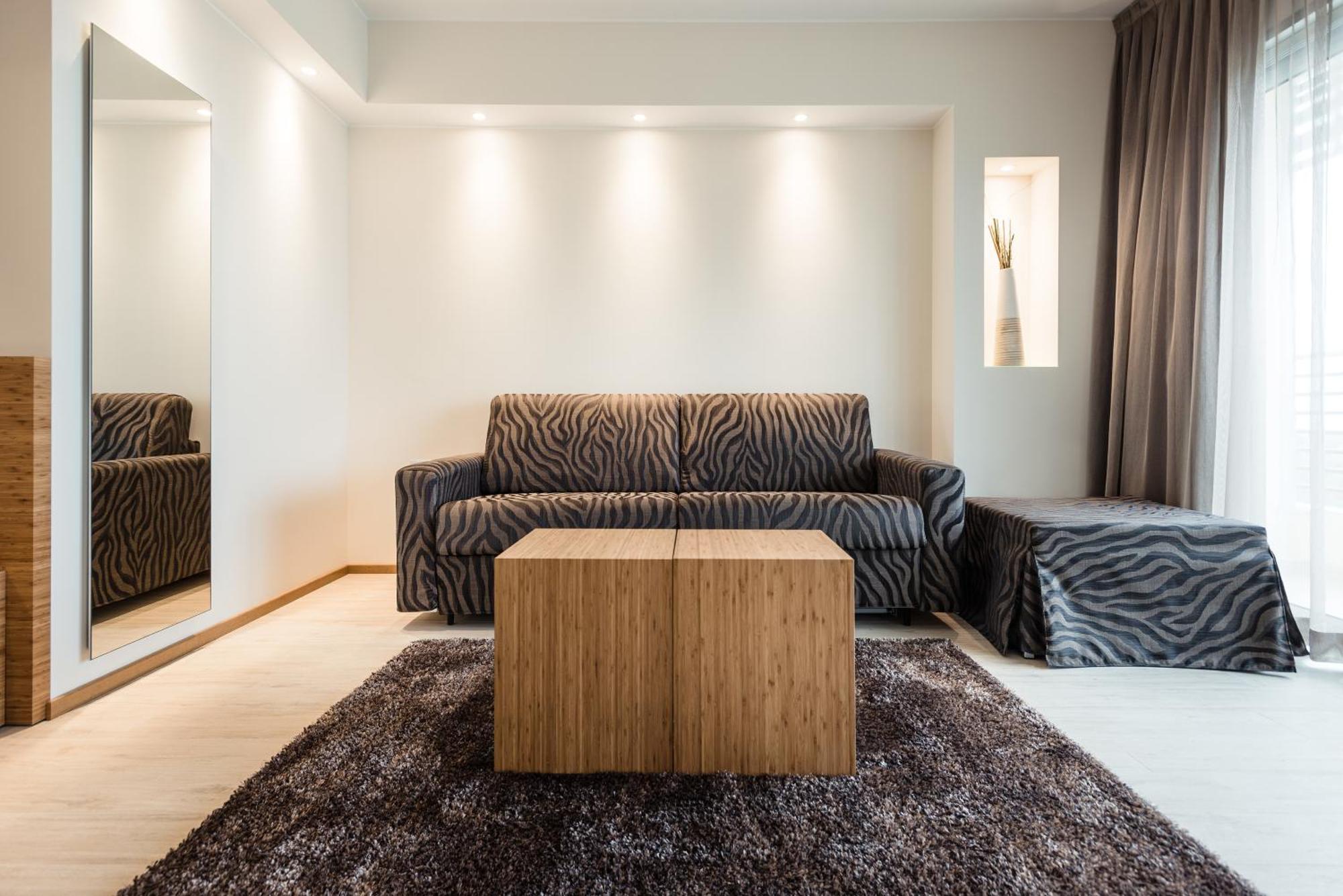 Junior Suite with Lateral Sea View