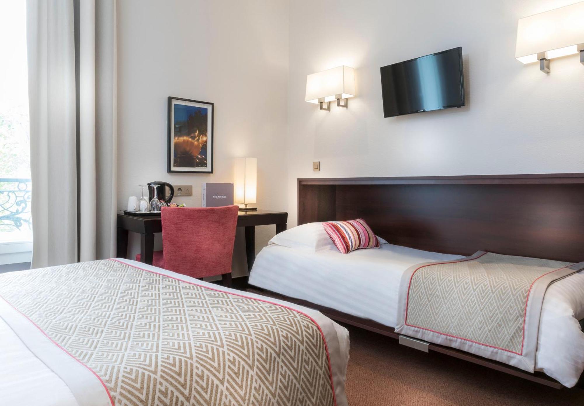 Deluxe Double Room 1 Extra Bed