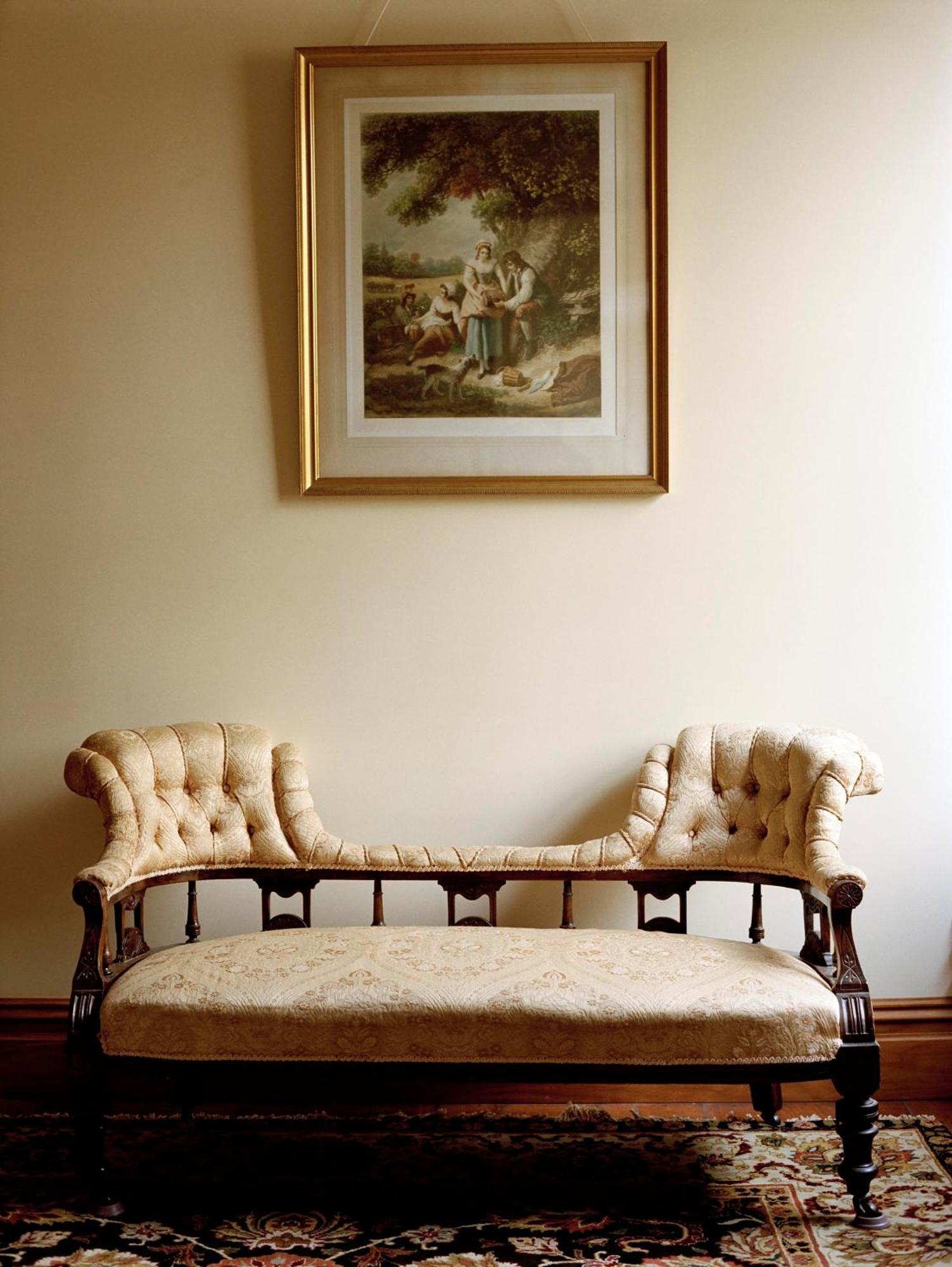 Deluxe Queen Suite