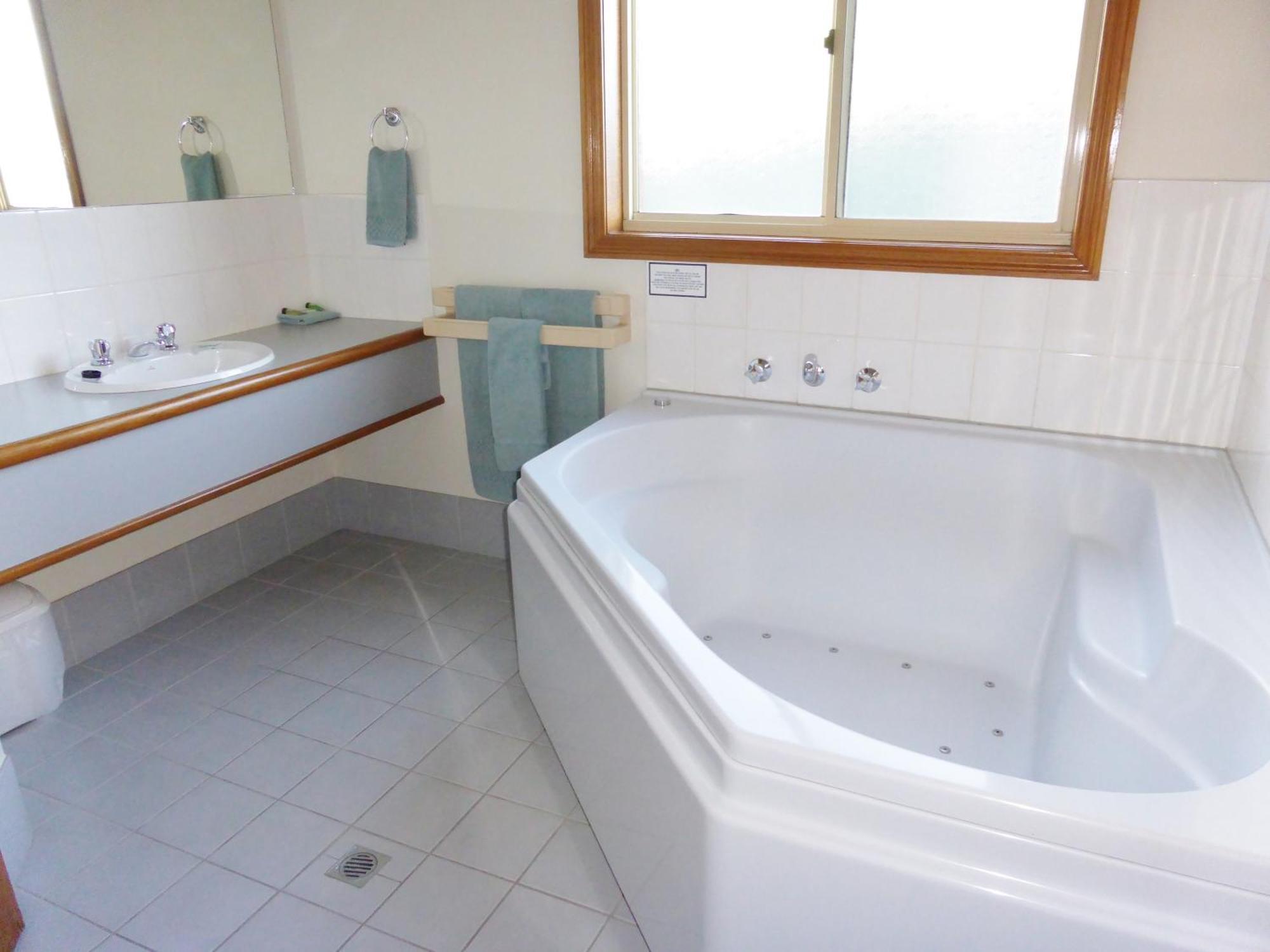 Deluxe Double or Twin Room with Spa Bath