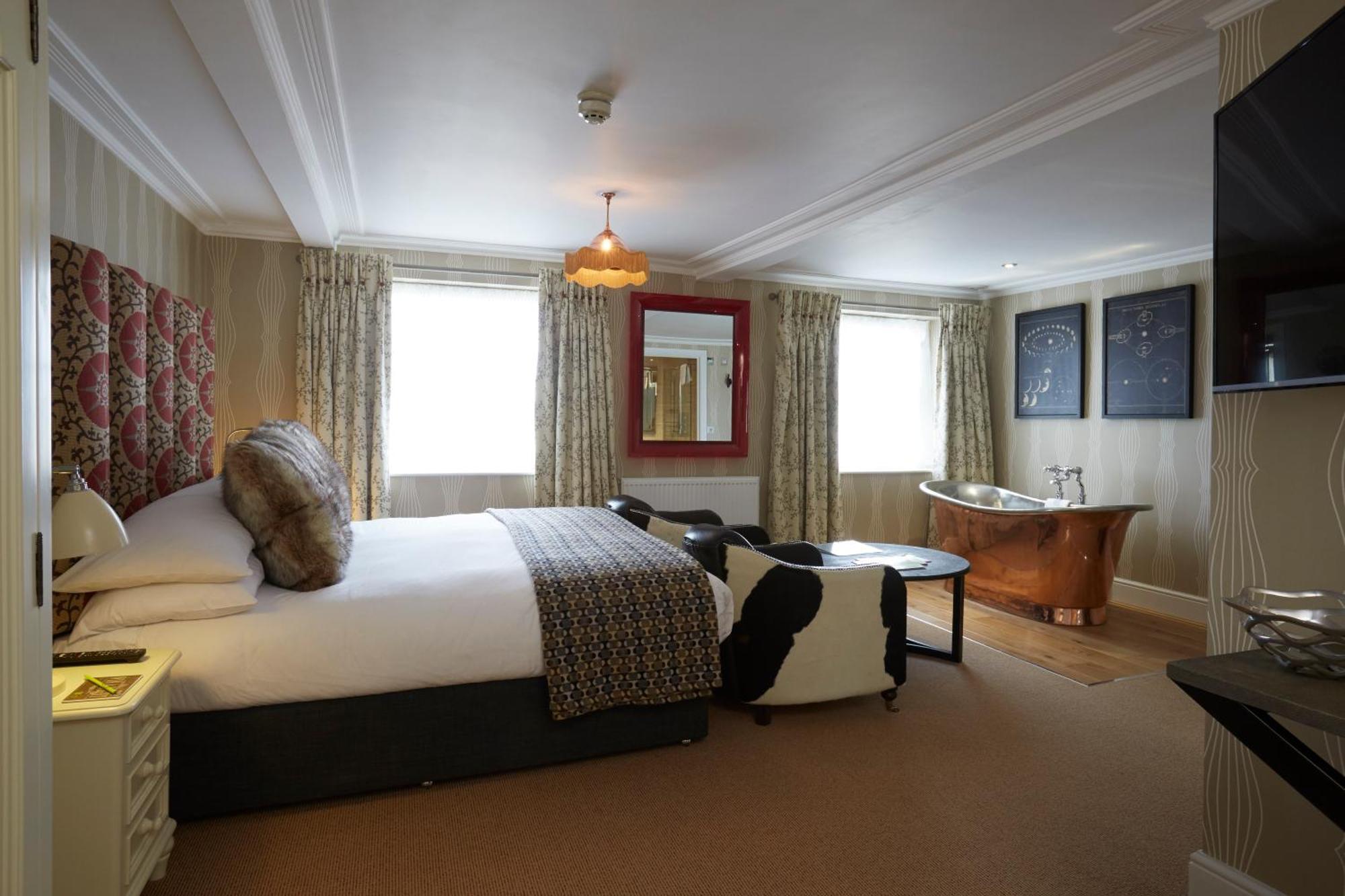 Signature Ivy Superior Room