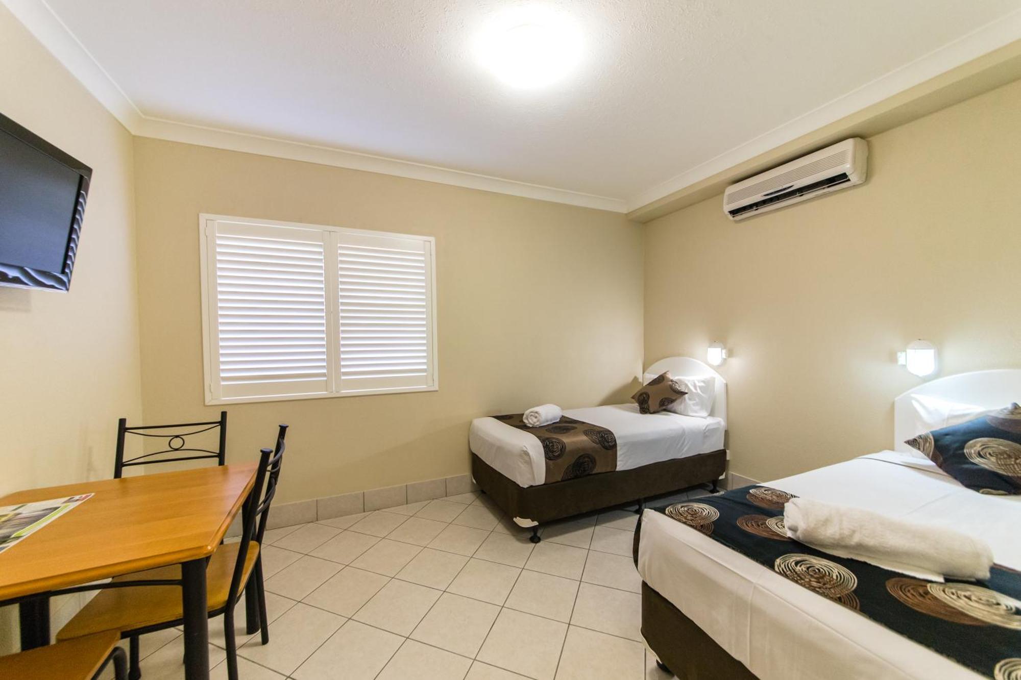 Deluxe Queen Room with Two Single Beds