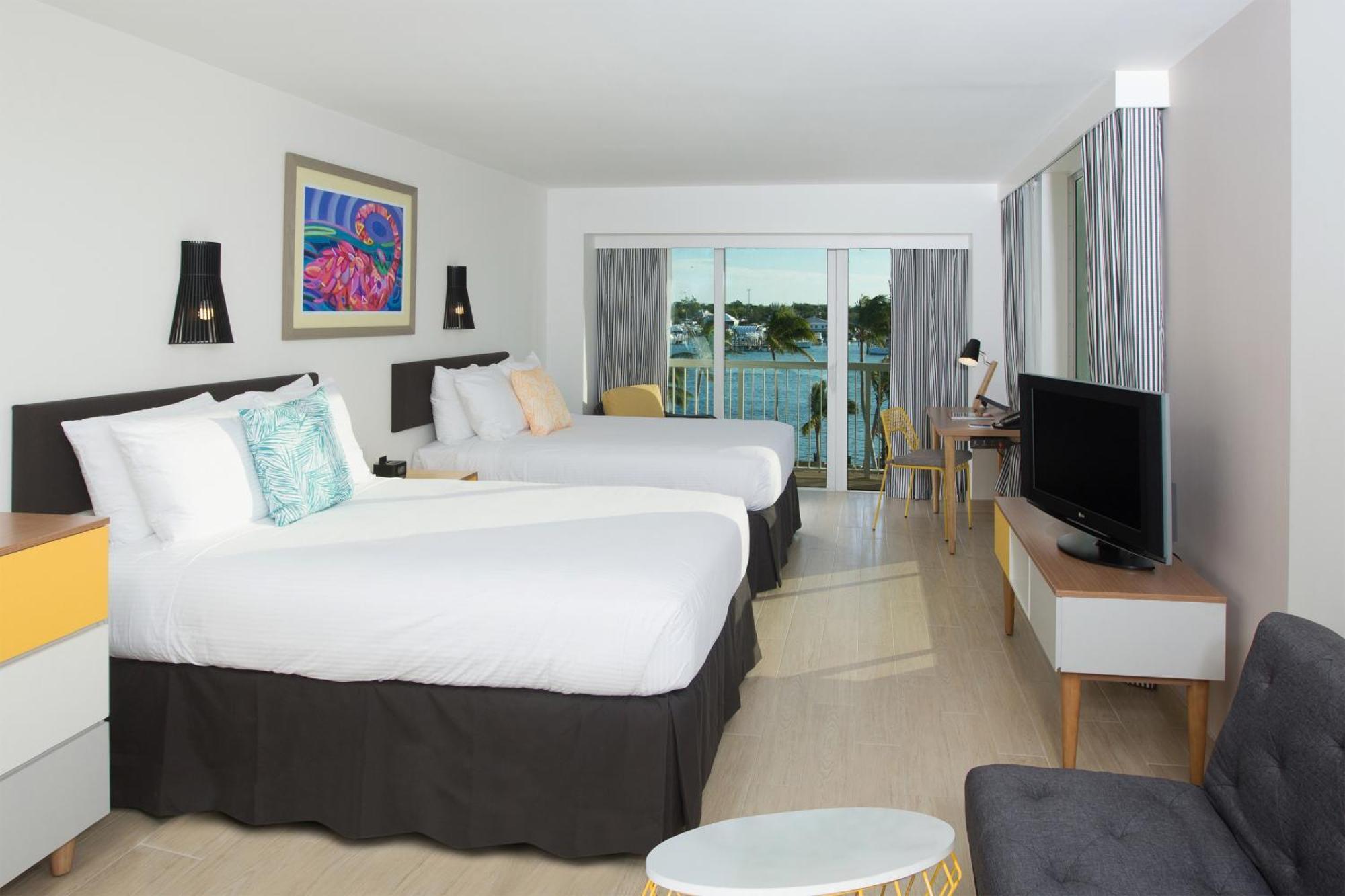 Deluxe Puerto con balcón y cama doble