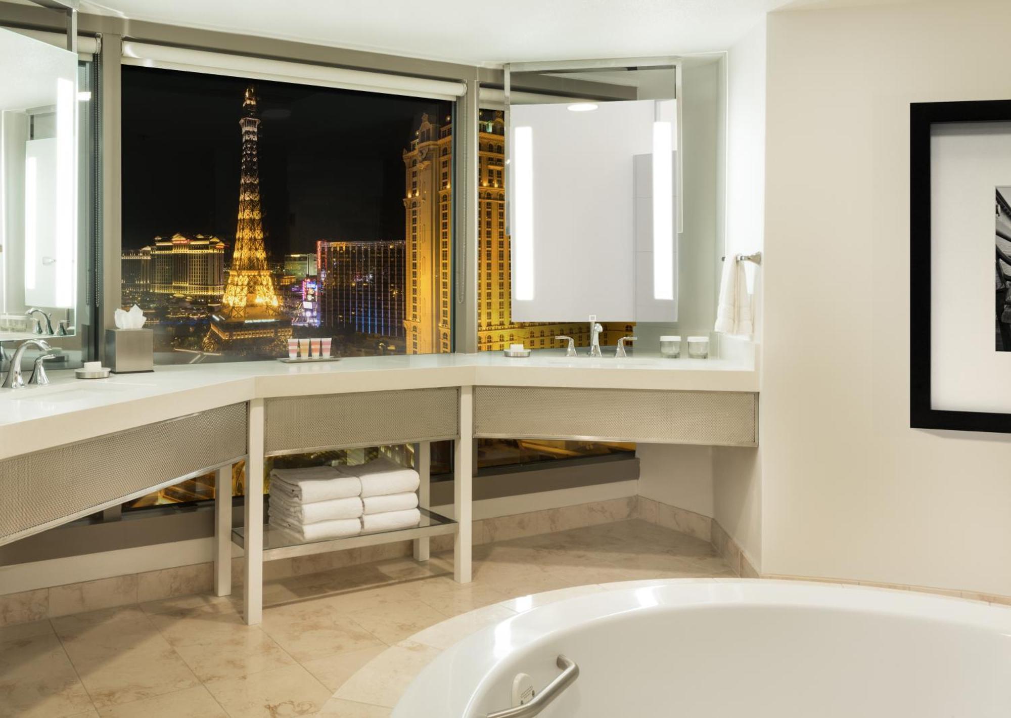 Ultra Hip Strip Suite, 1 King, Non-Smoking
