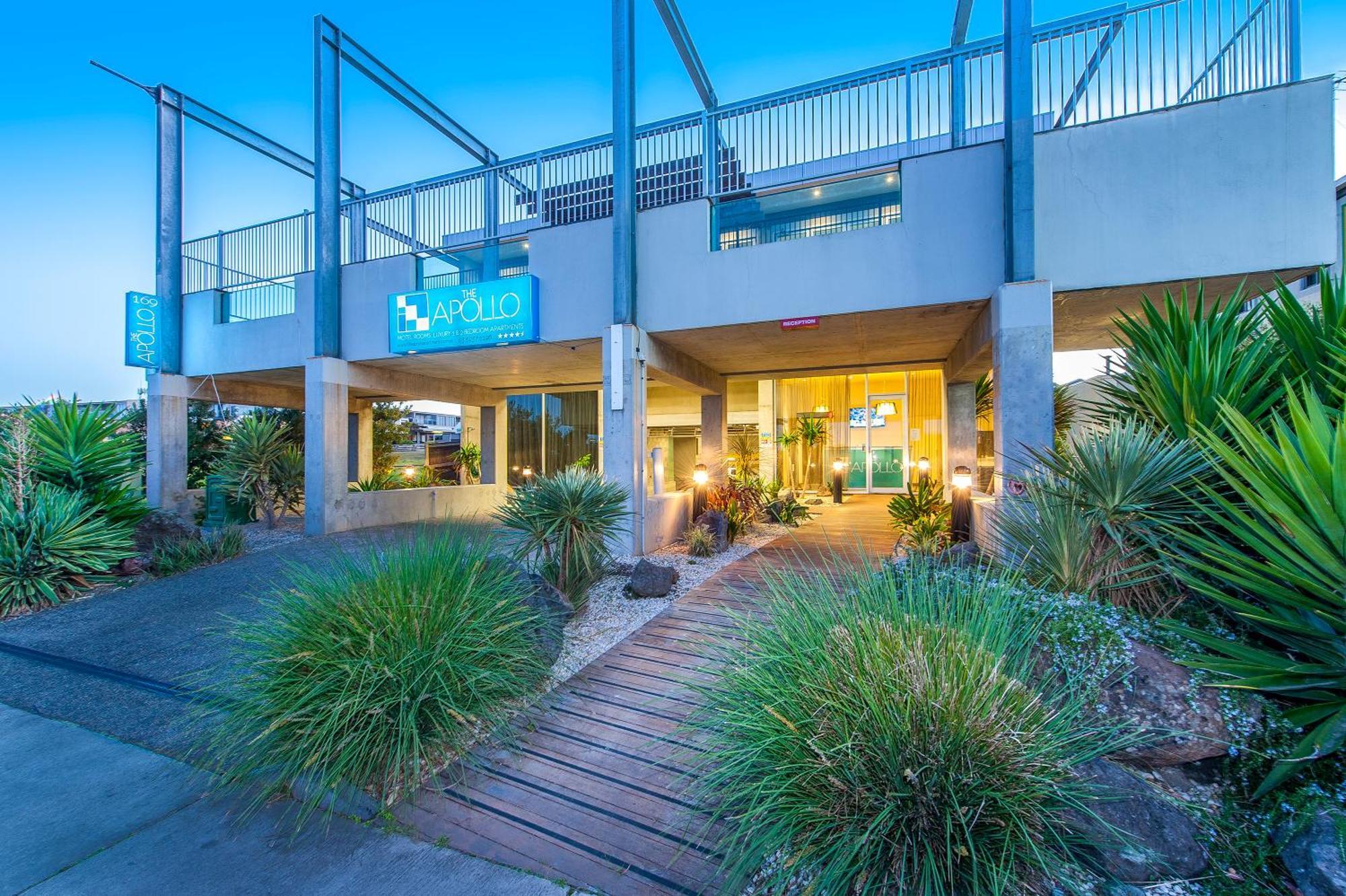 One-Bedroom Deluxe Apartment