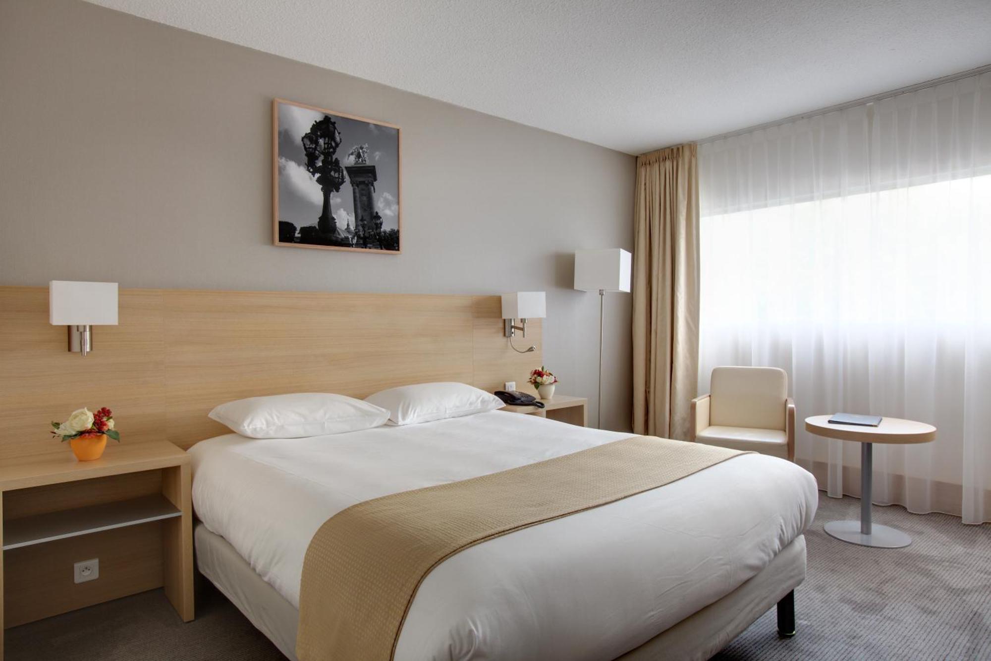 Standard Queen Room