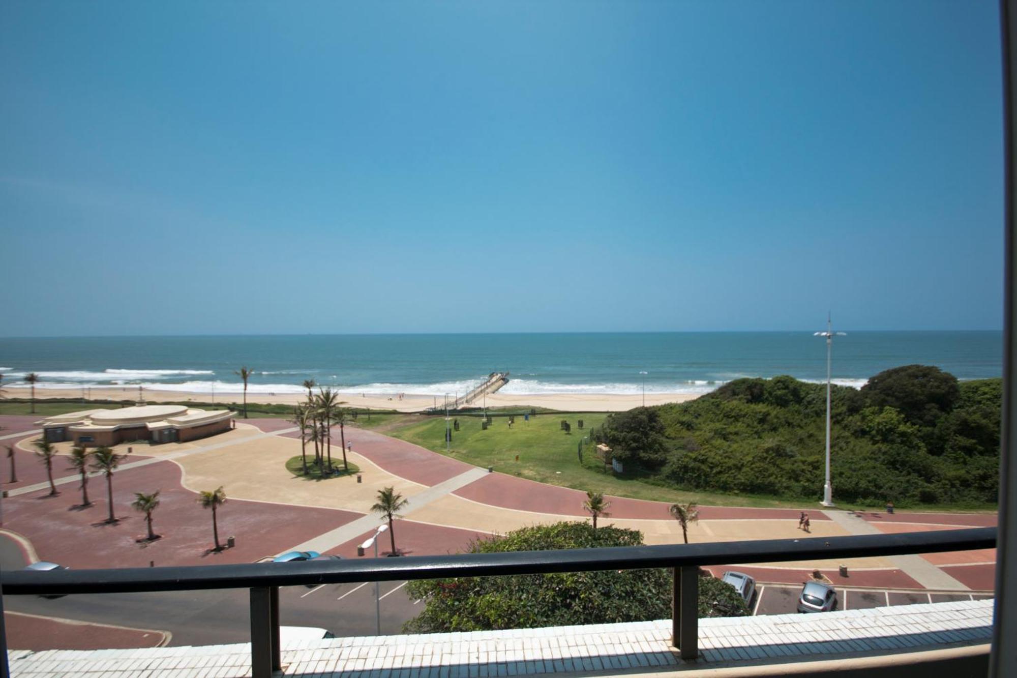Deluxe Twin or King Room – Front Sea Facing