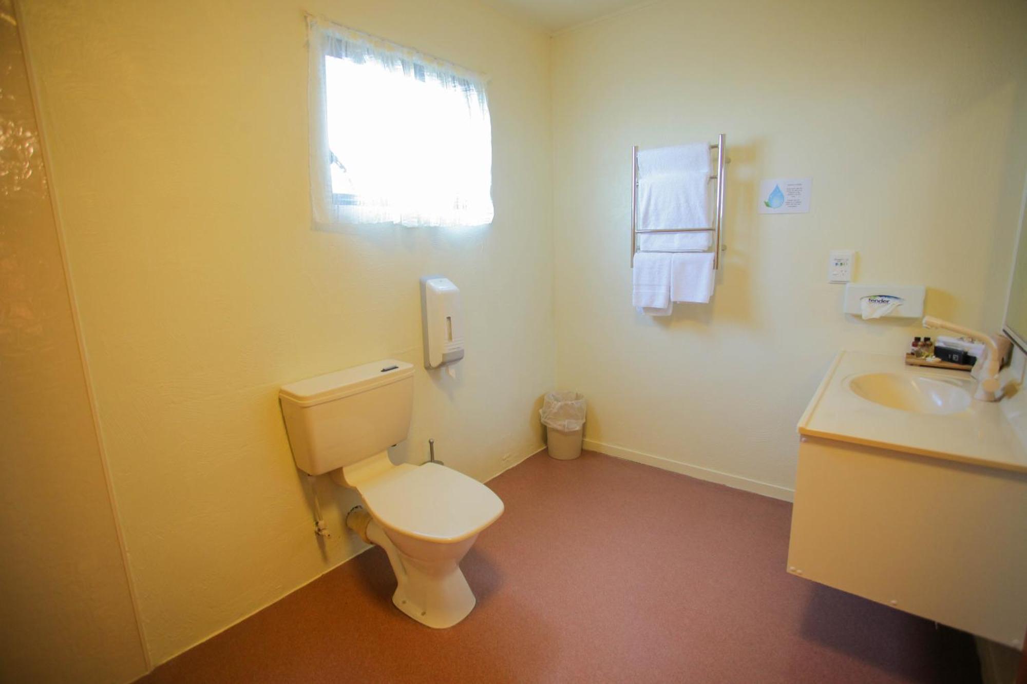 Superior Twin Room Spa Bath Disability Access