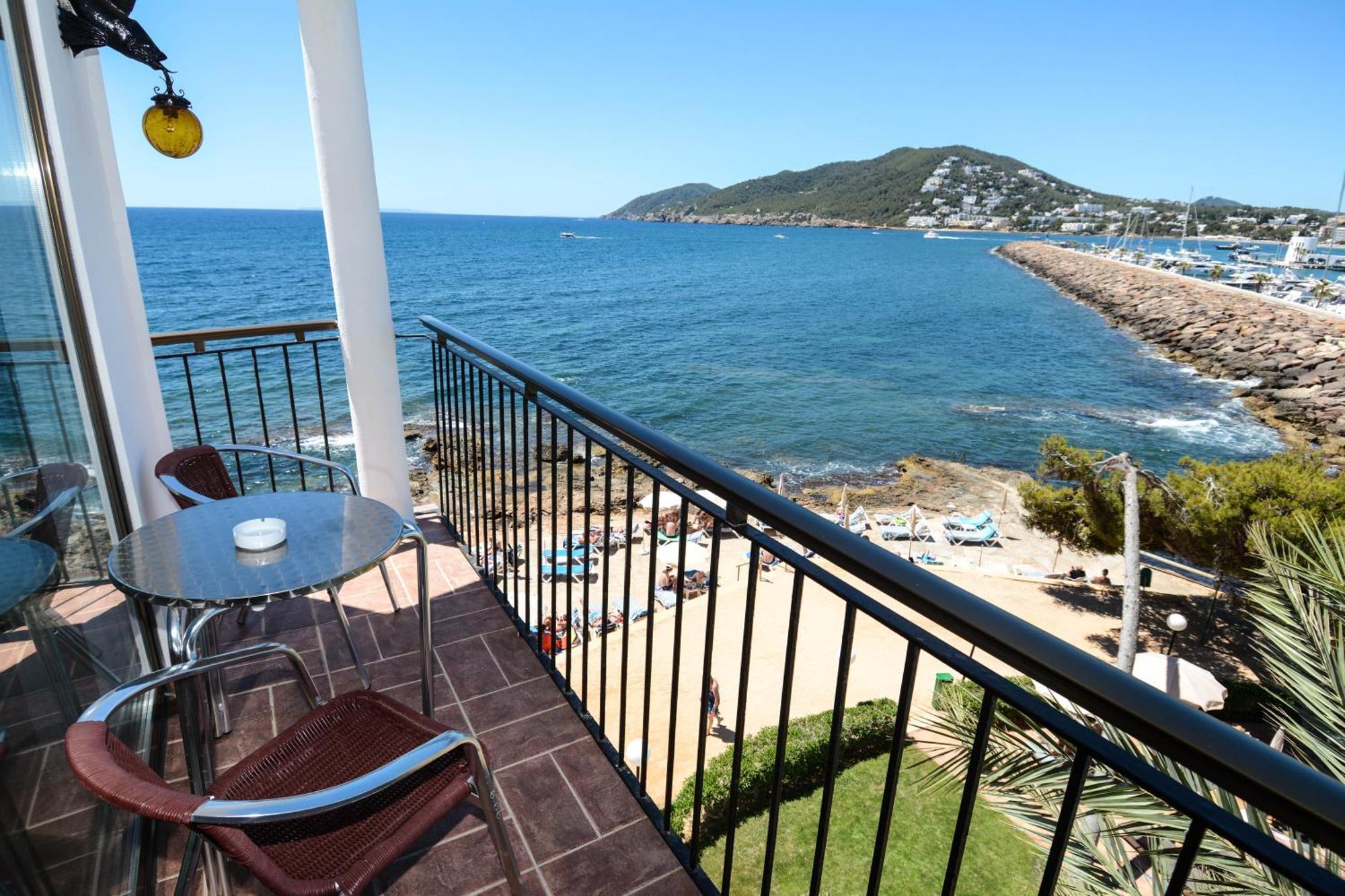 Deluxe Double Room Balcony Sea View,831831410:JPEG