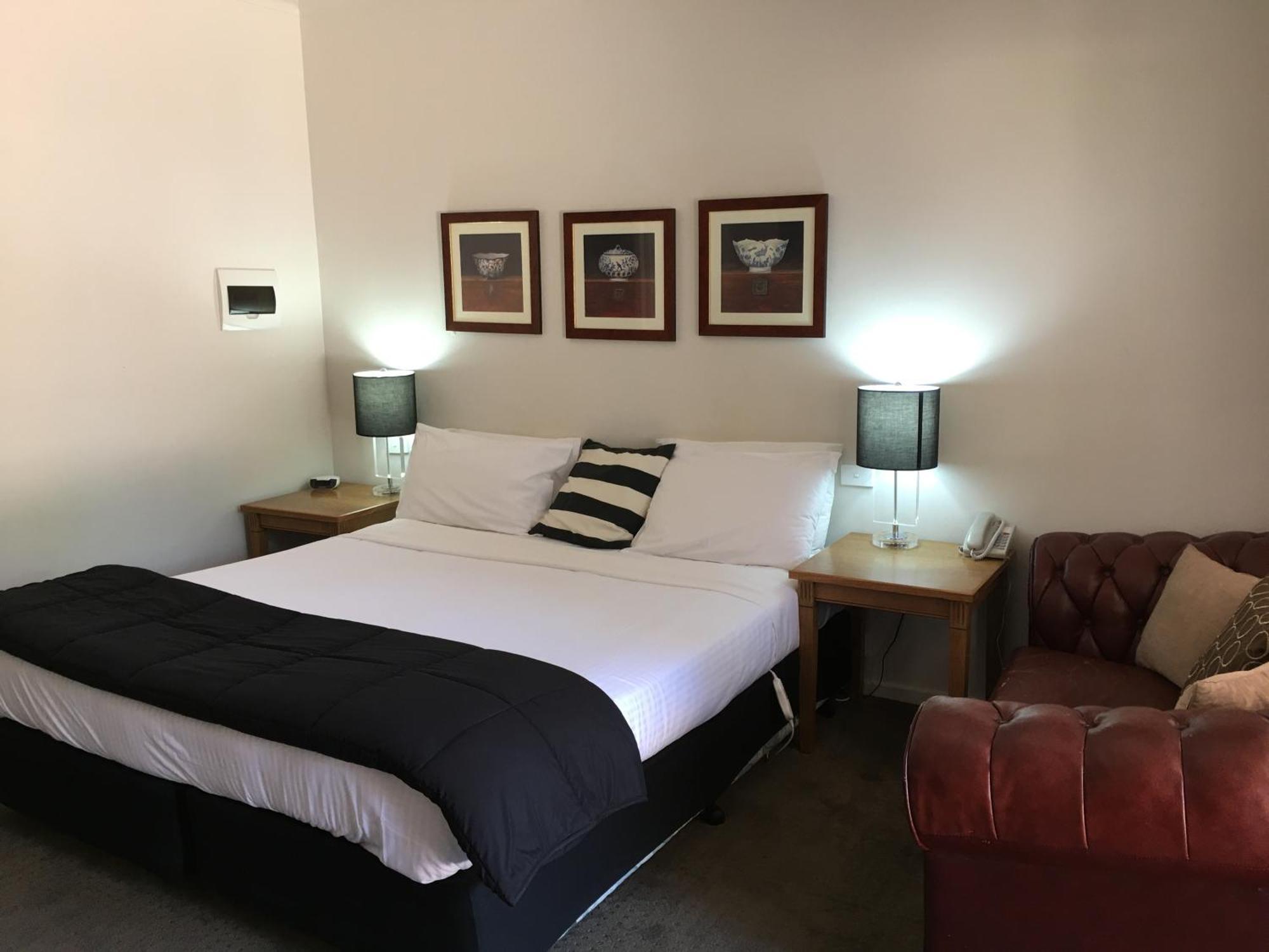 Deluxe King Room