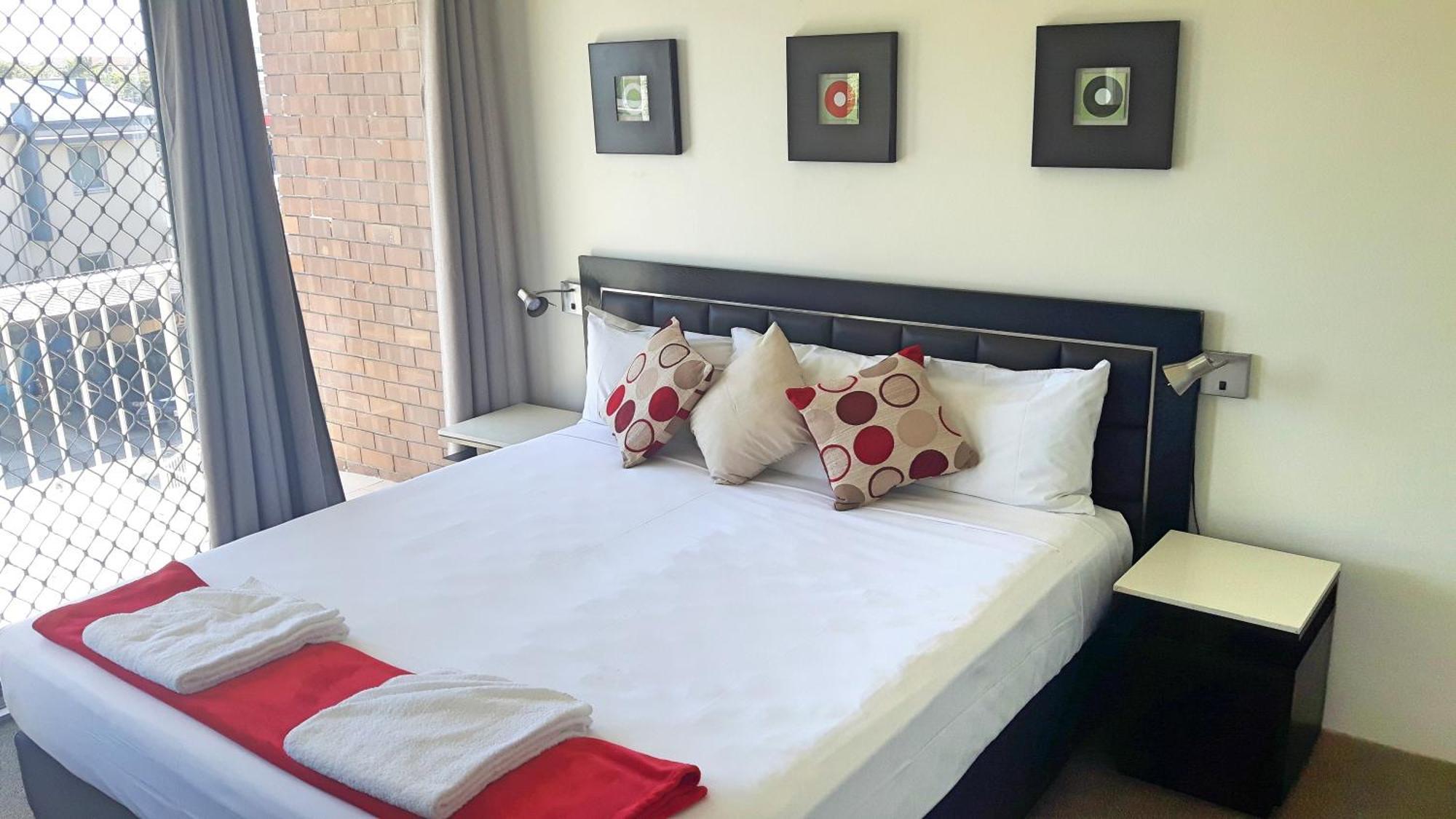 Two-Bedroom Apartment 2 King Beds
