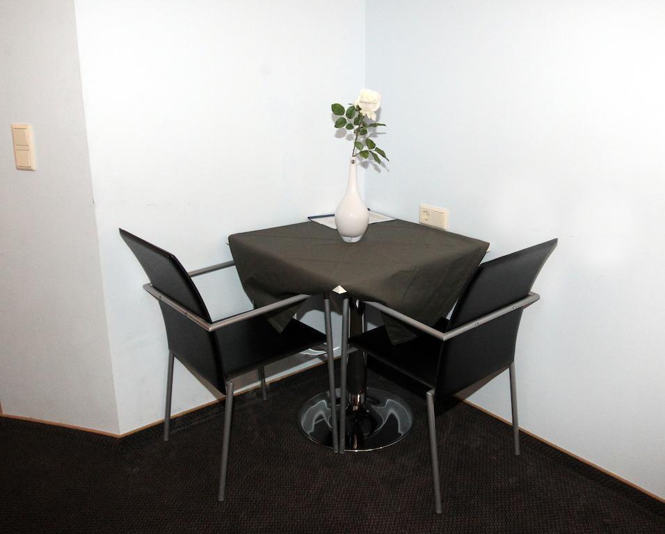Doppel- oder Zweibettzimmer