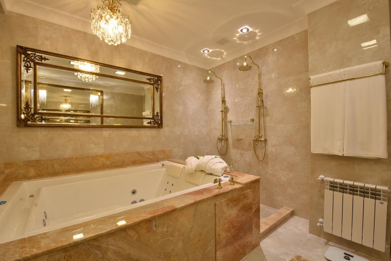 Suite Master Spa Bath