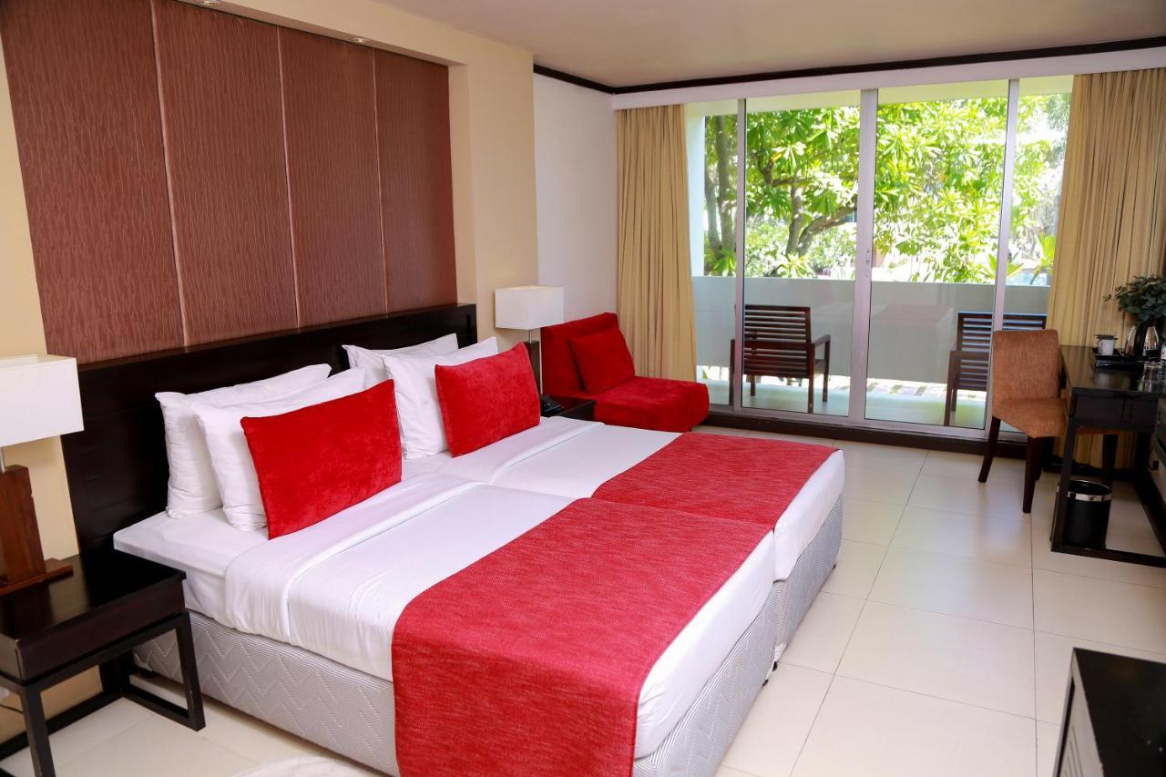 Deluxe Twin Room with Bathtub
