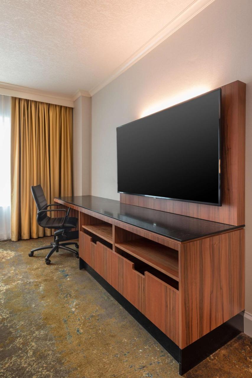 Queen Room with Two Queen Beds - Club Access