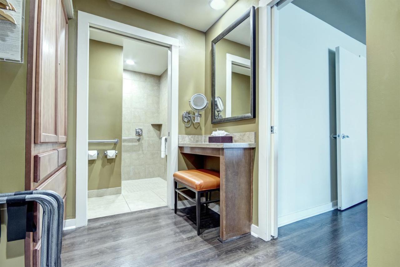 One-Bedroom Suite
