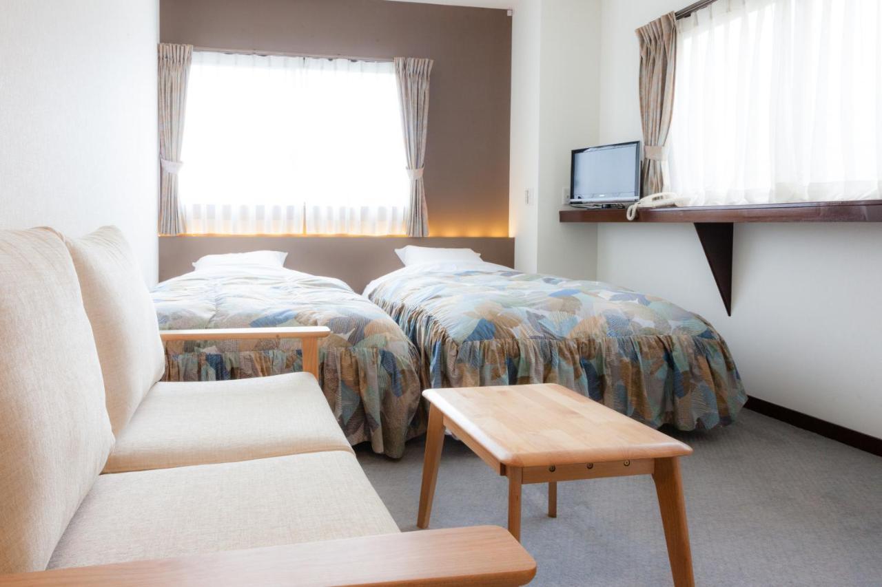 Twin Room with Shower