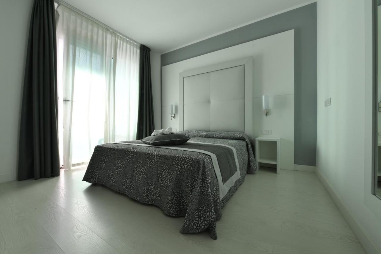 Double or Twin Room Sea View Beach,1588498213:JPEG