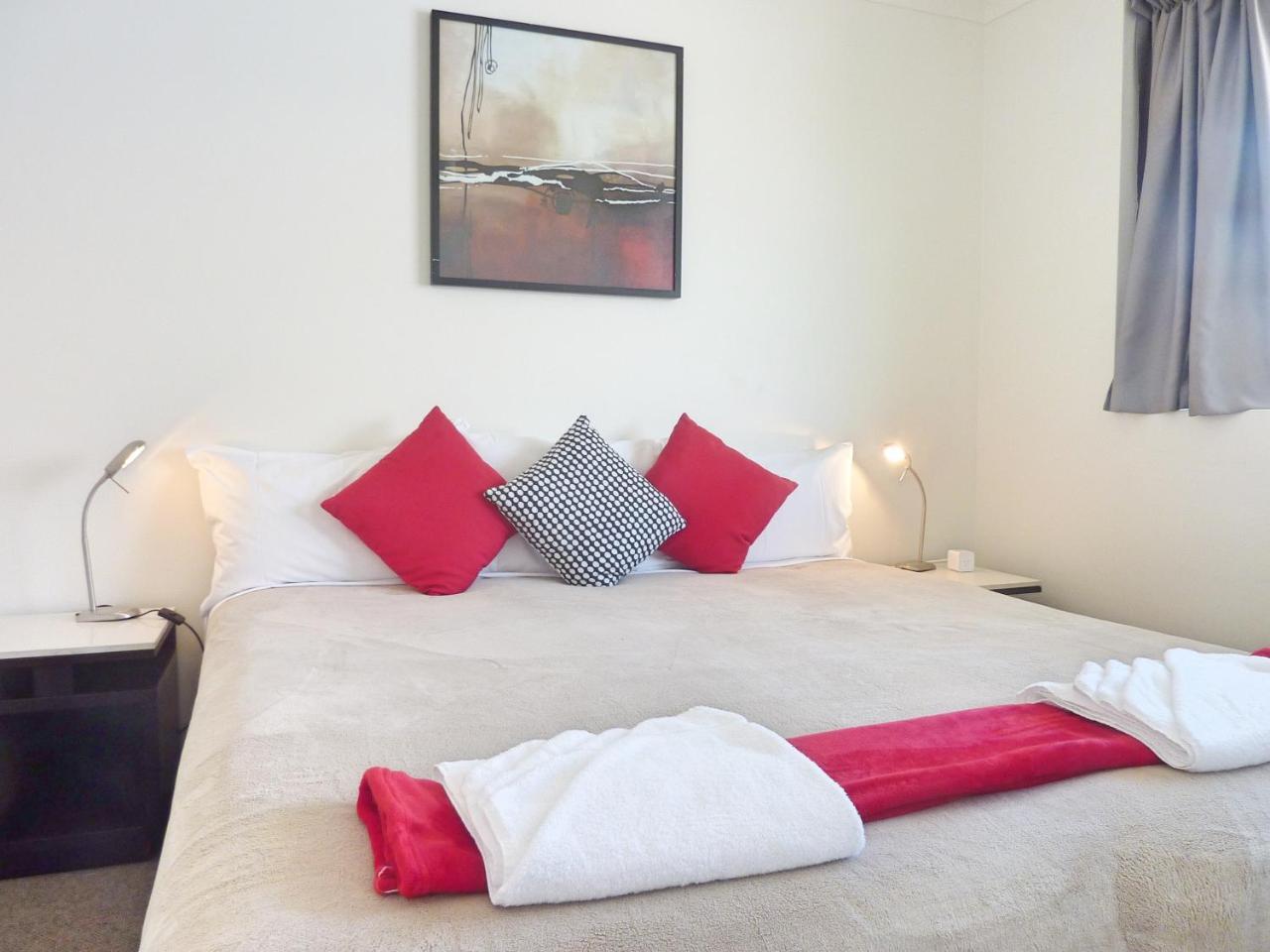 Two-Bedroom Apartment 2 King Beds