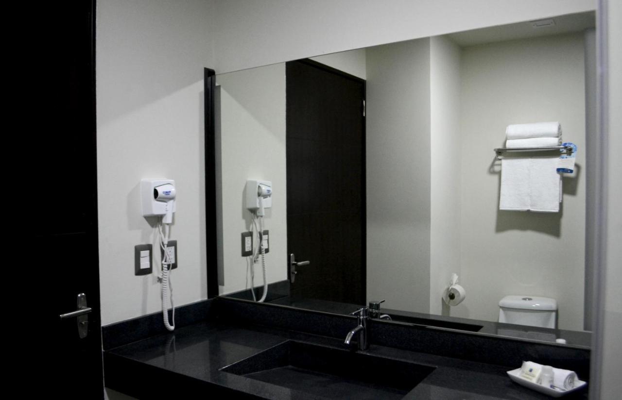 Habitación Doble con 2 camas dobles - No fumadores