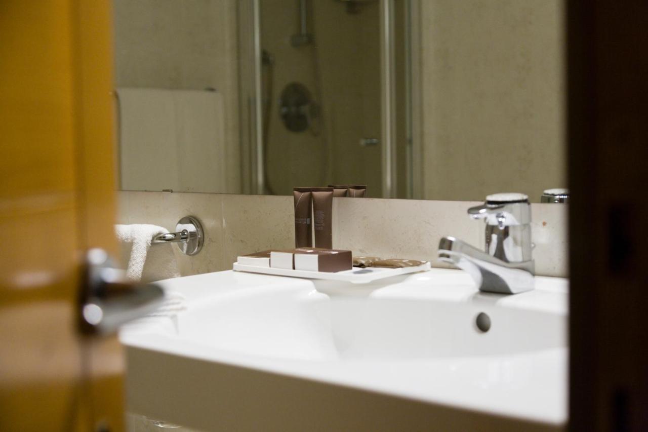 Camera Familiare (2 Adulti + 2 Bambini)