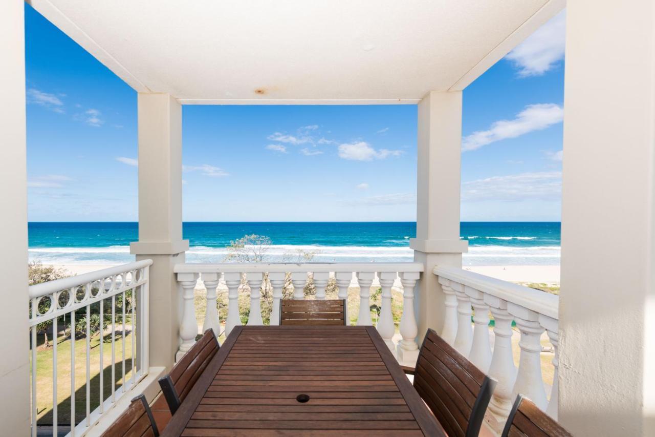 Three-Bedroom Apartment Ocean Views