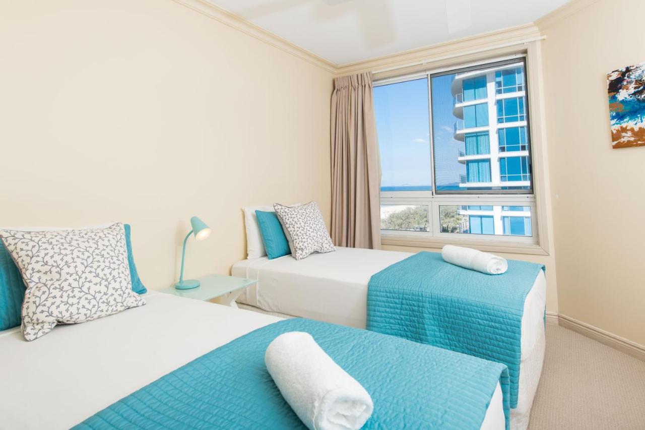 Three-Bedroom Apartment Ocean Views