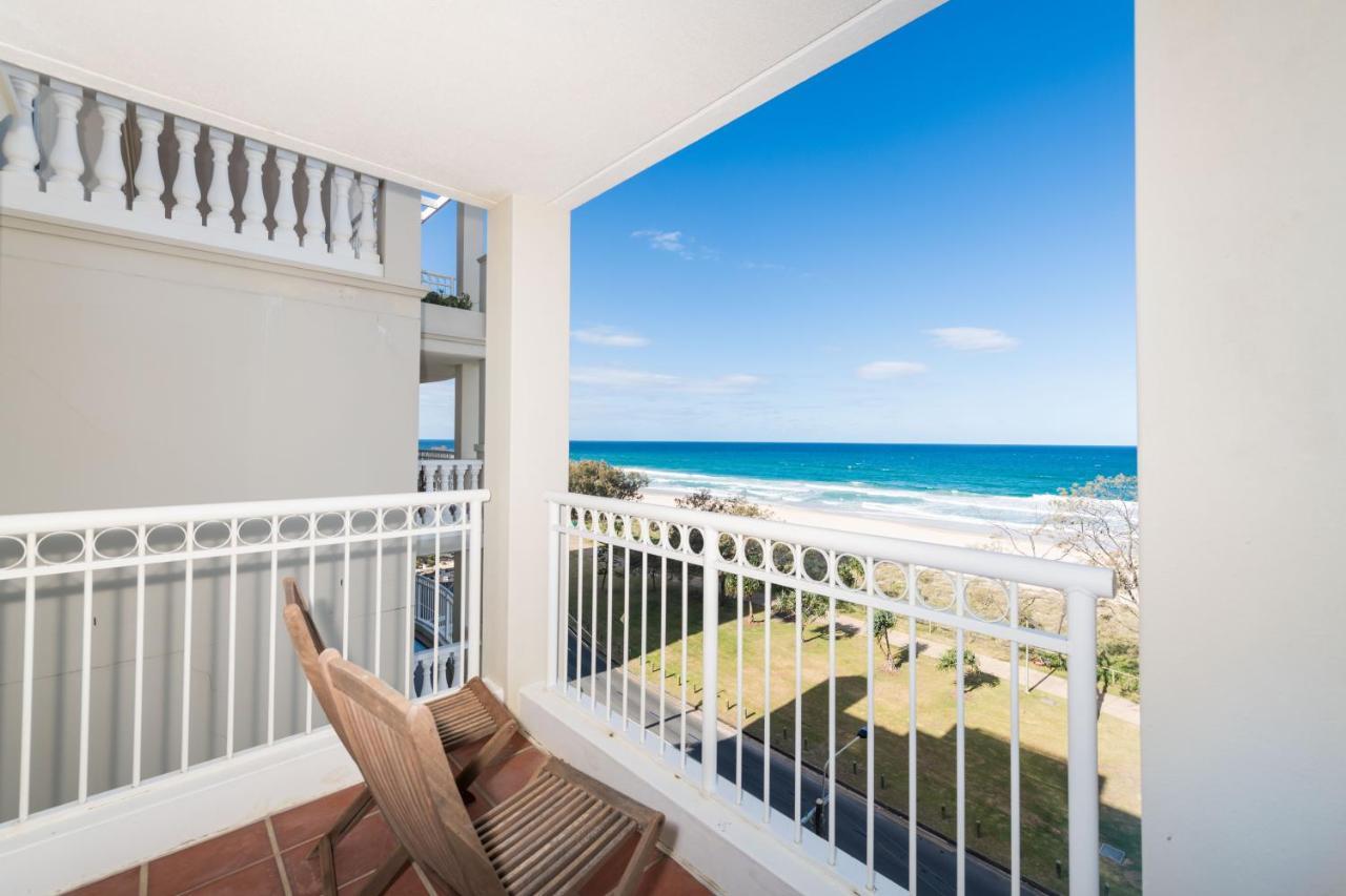Three-Bedroom Apartment Ocean Views