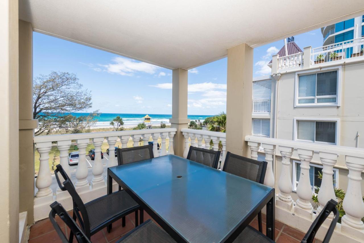 Three-Bedroom Apartment Ocean Views