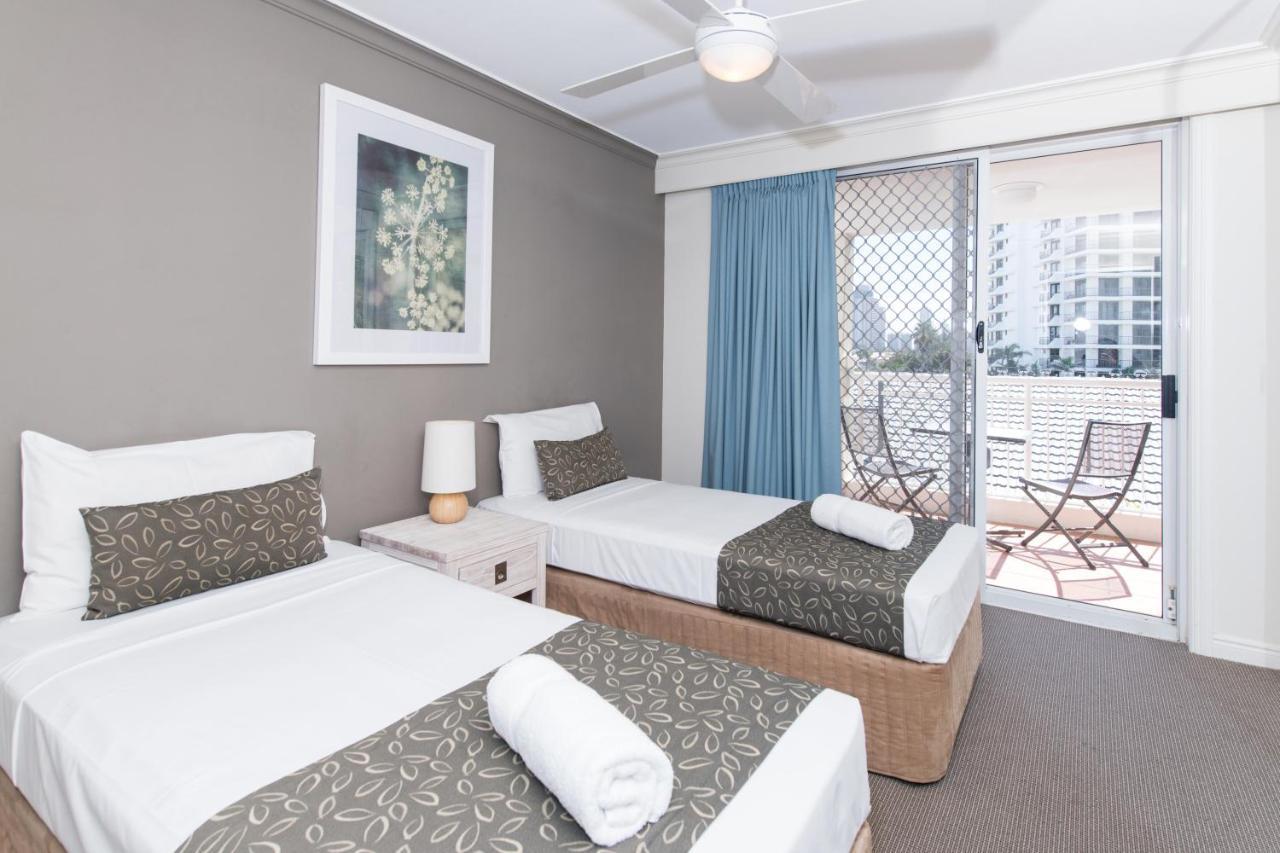 Three-Bedroom Apartment Garden View