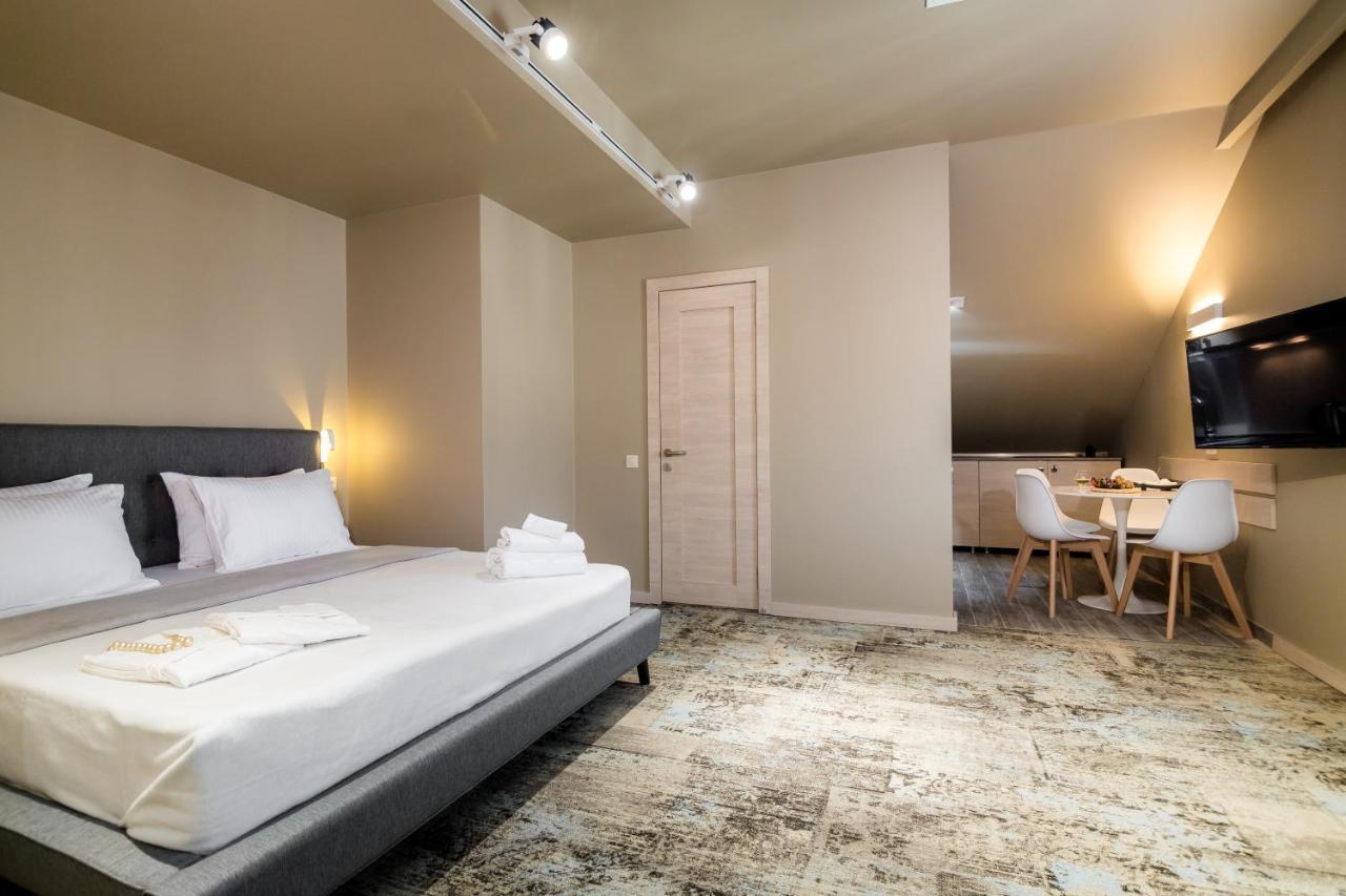 Deluxe Double or Twin Room with Mountain View