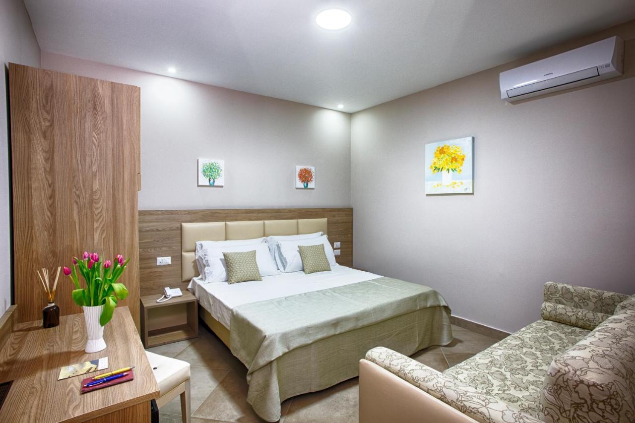 Double Room,1774488091:JPEG