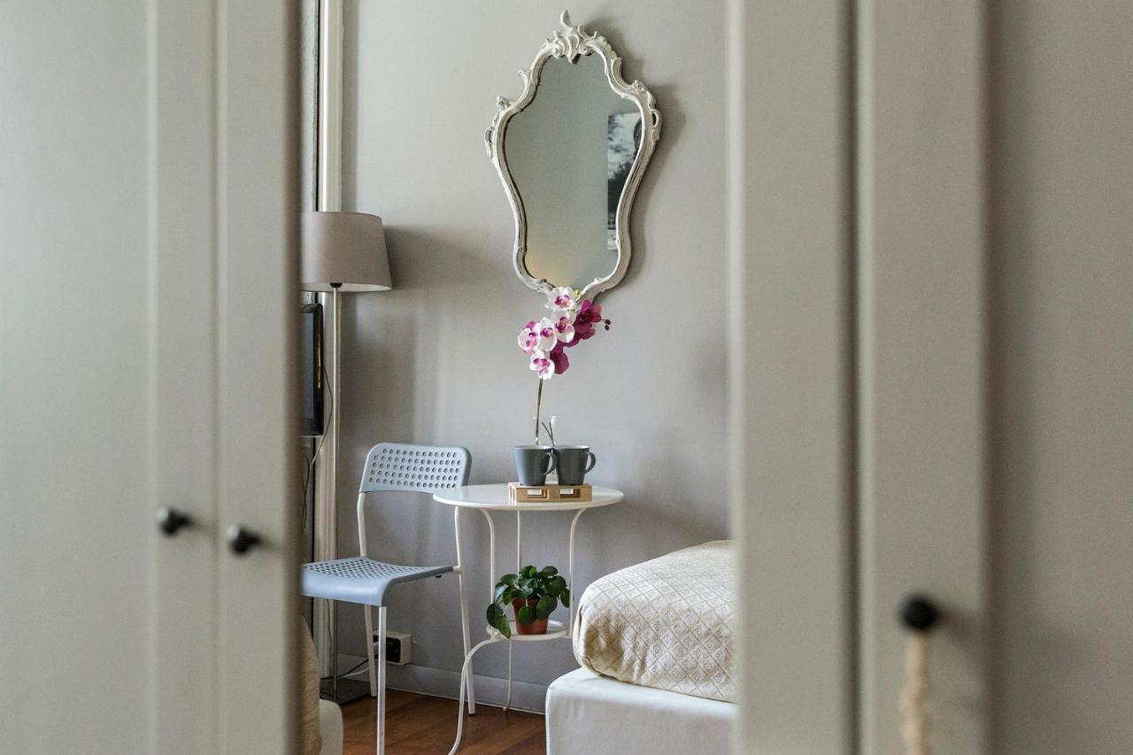 Double or Twin Room Private External Bathroom