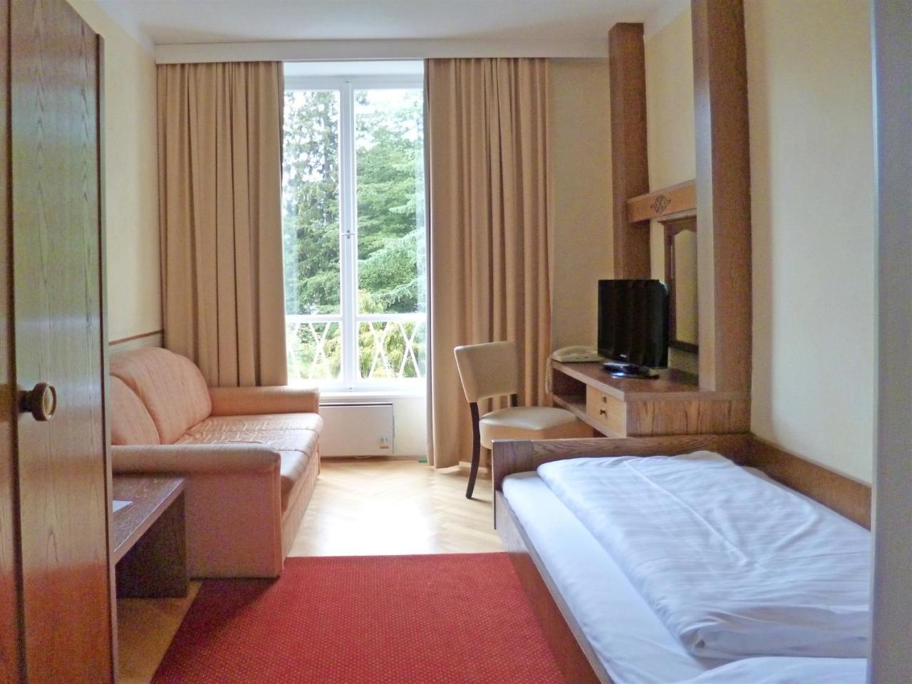 Single Room Garden View,27953129:JPEG
