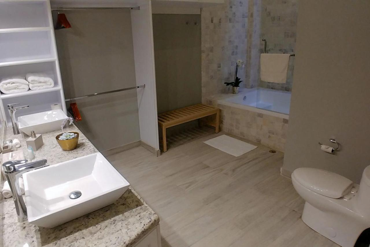 King Suite,760029716:JPEG