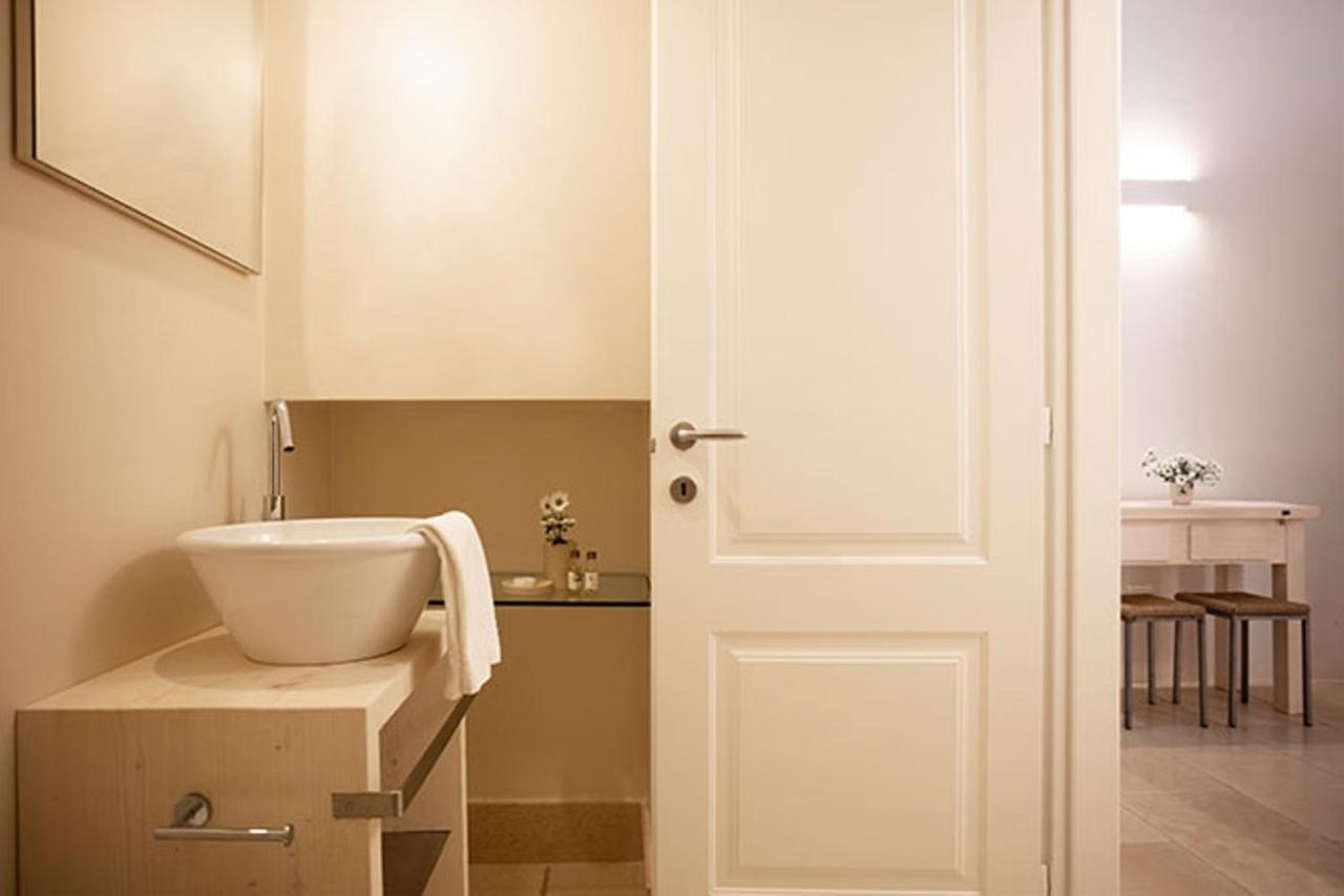 Large Suite,783290247:JPEG
