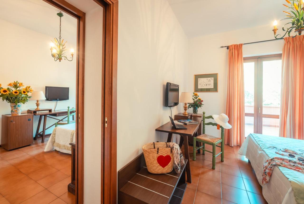 Habitación Familiar con vistas al jardín