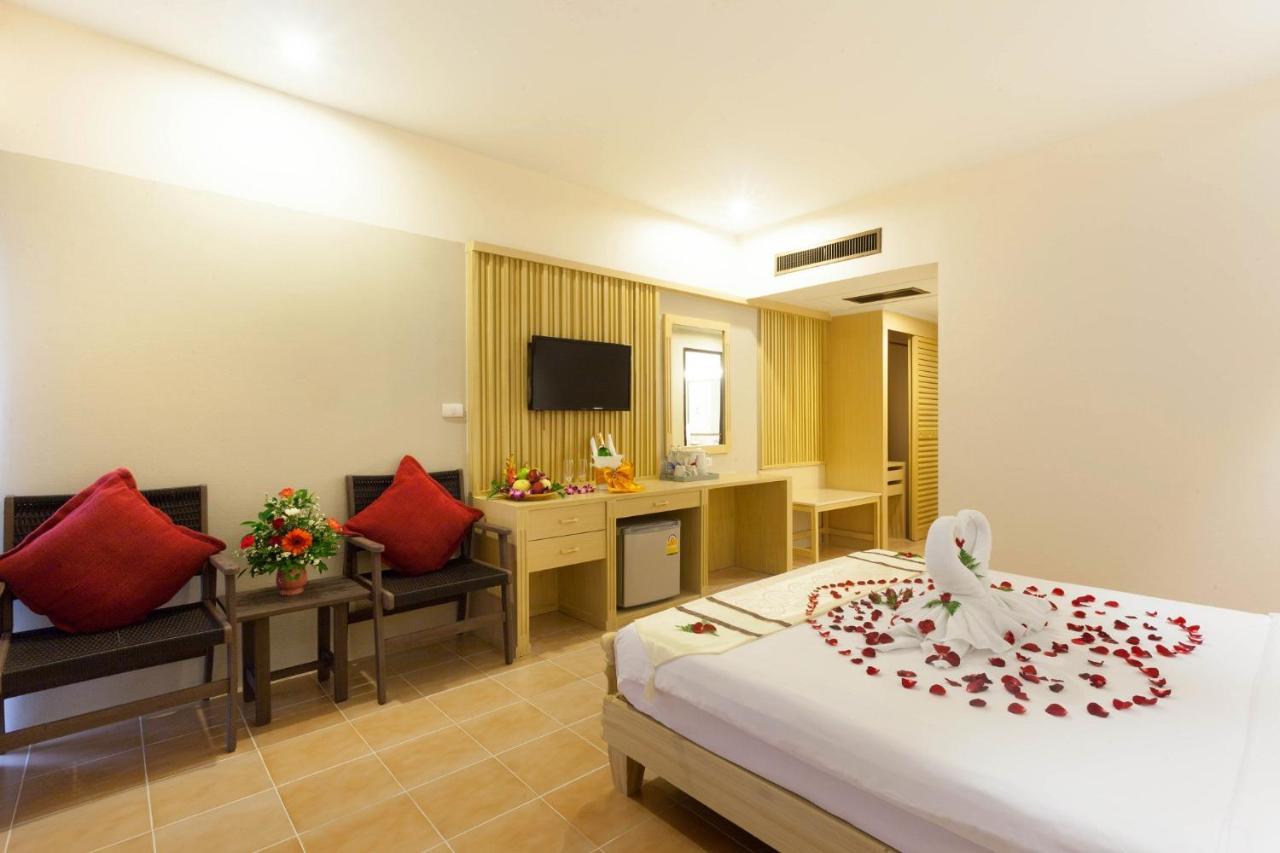 Premium Double or Twin Room,913777915:JPEG