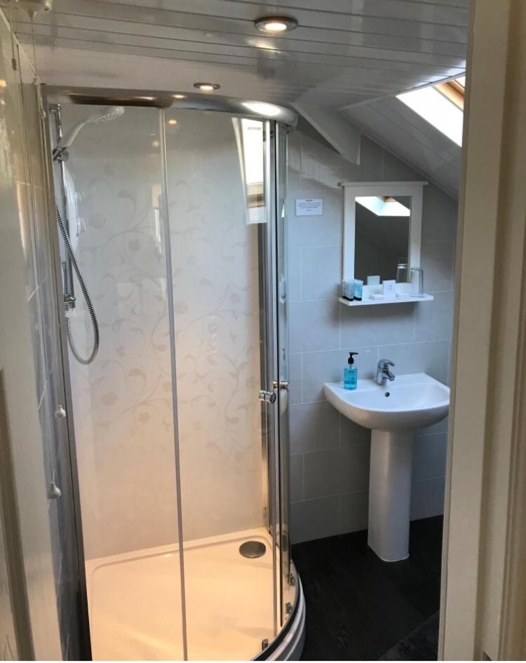 Double Room with Private External Bathroom - 2