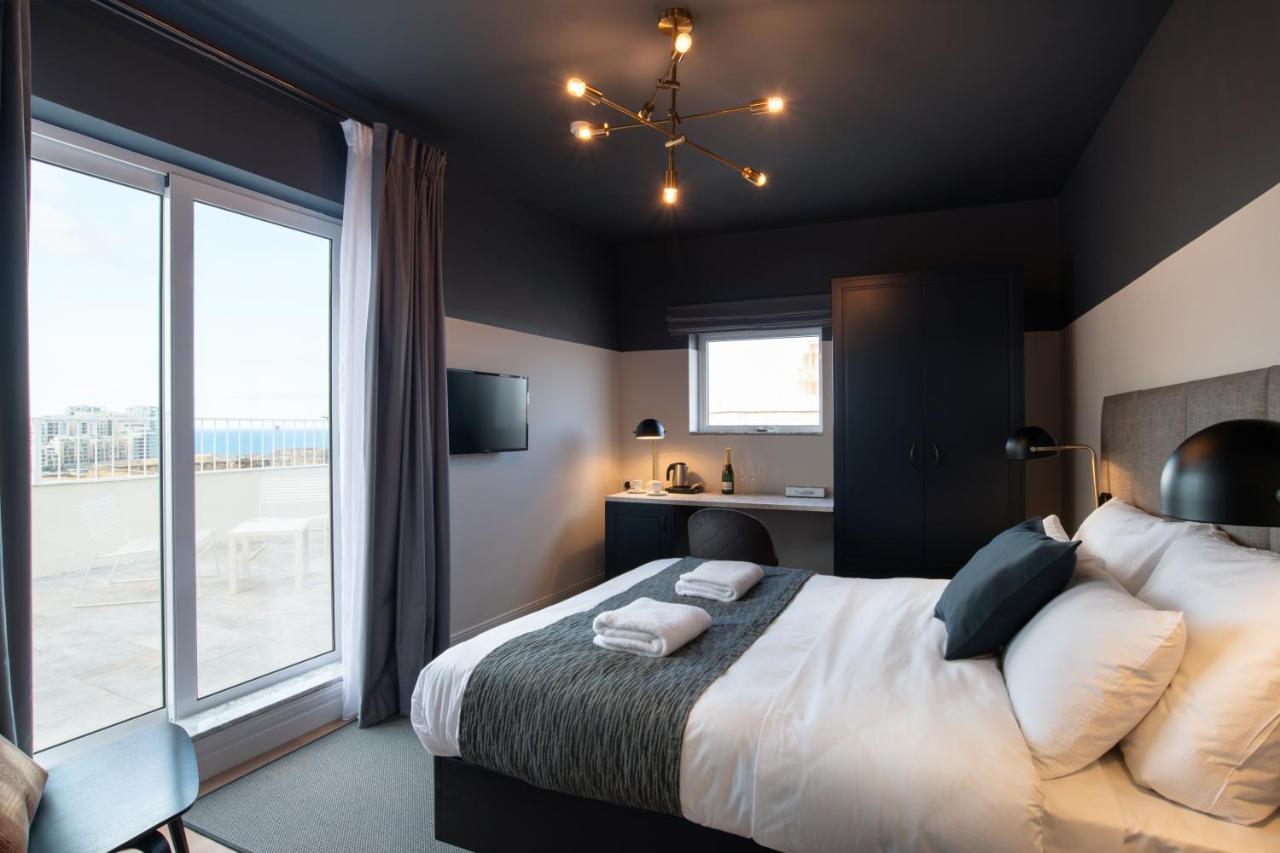 Deluxe Double Room with Roof Top Terrace and Hot Tub