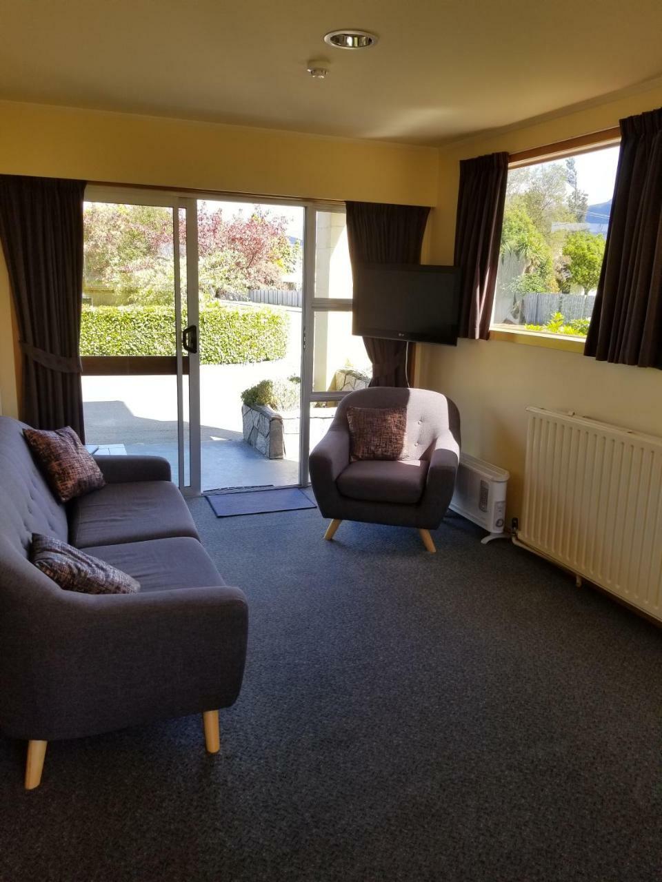 Superior One-Bedroom Apartment
