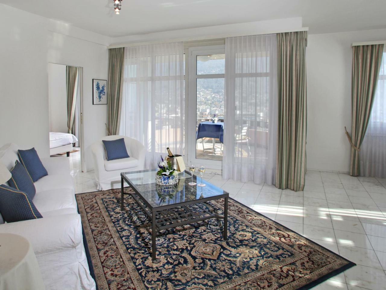 Premium Suite
