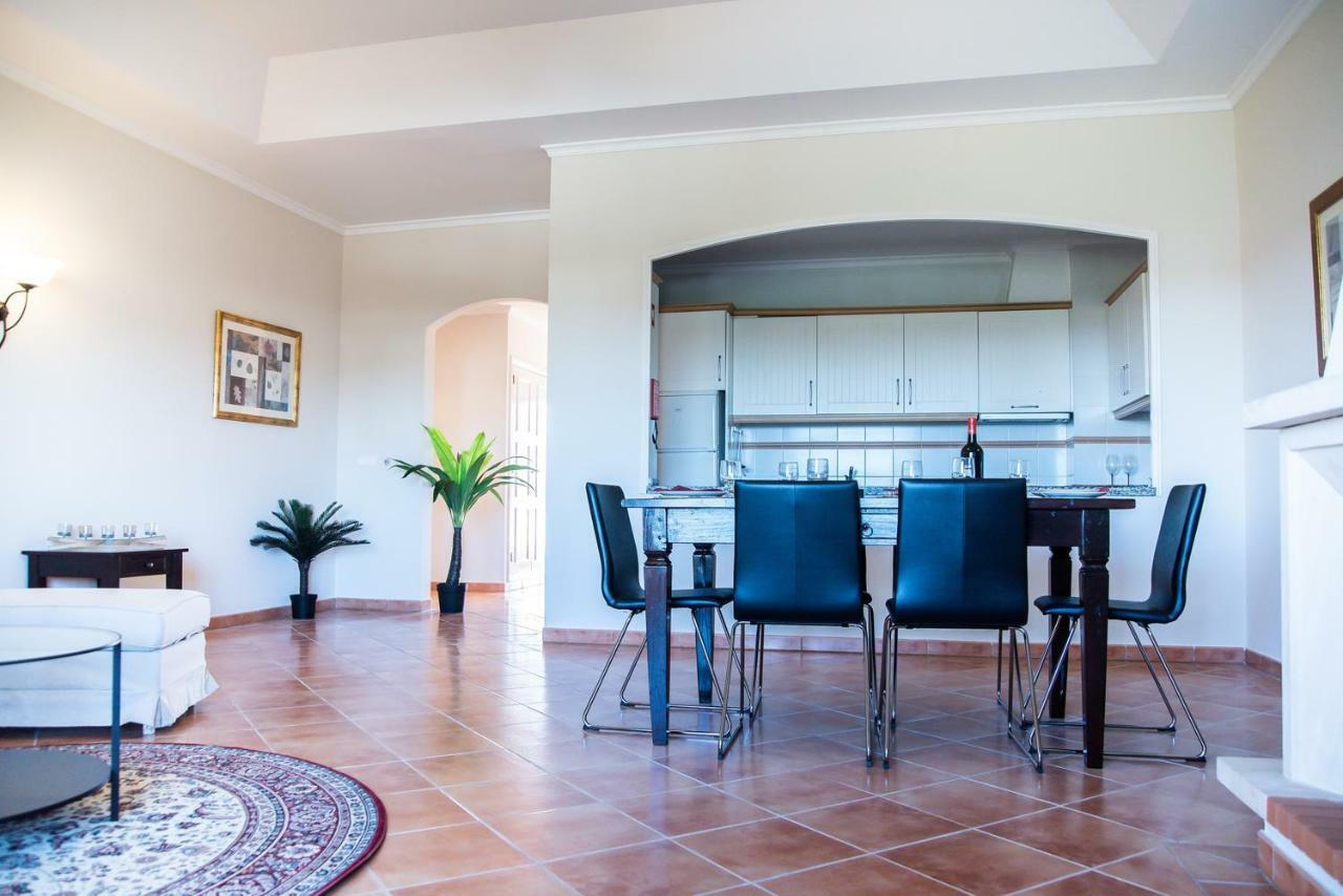 Three-Bedroom Apartment,784406844:JPEG