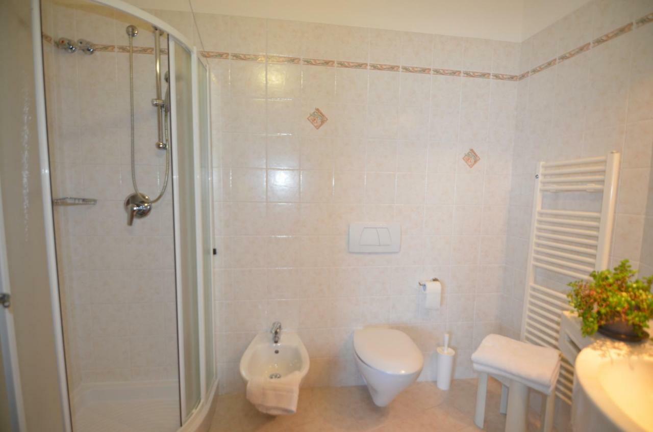 Single Room,784609911:JPEG
