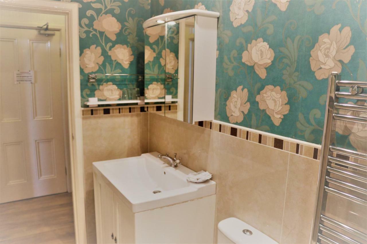 Large Double Room,790273404:JPEG