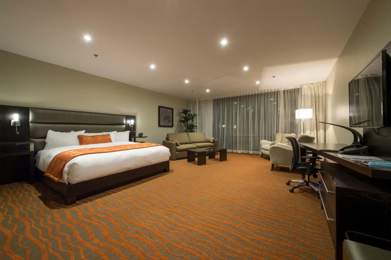 King Suite with River View - Non smoking