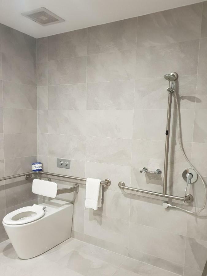 Superior Queen Room Disability Access